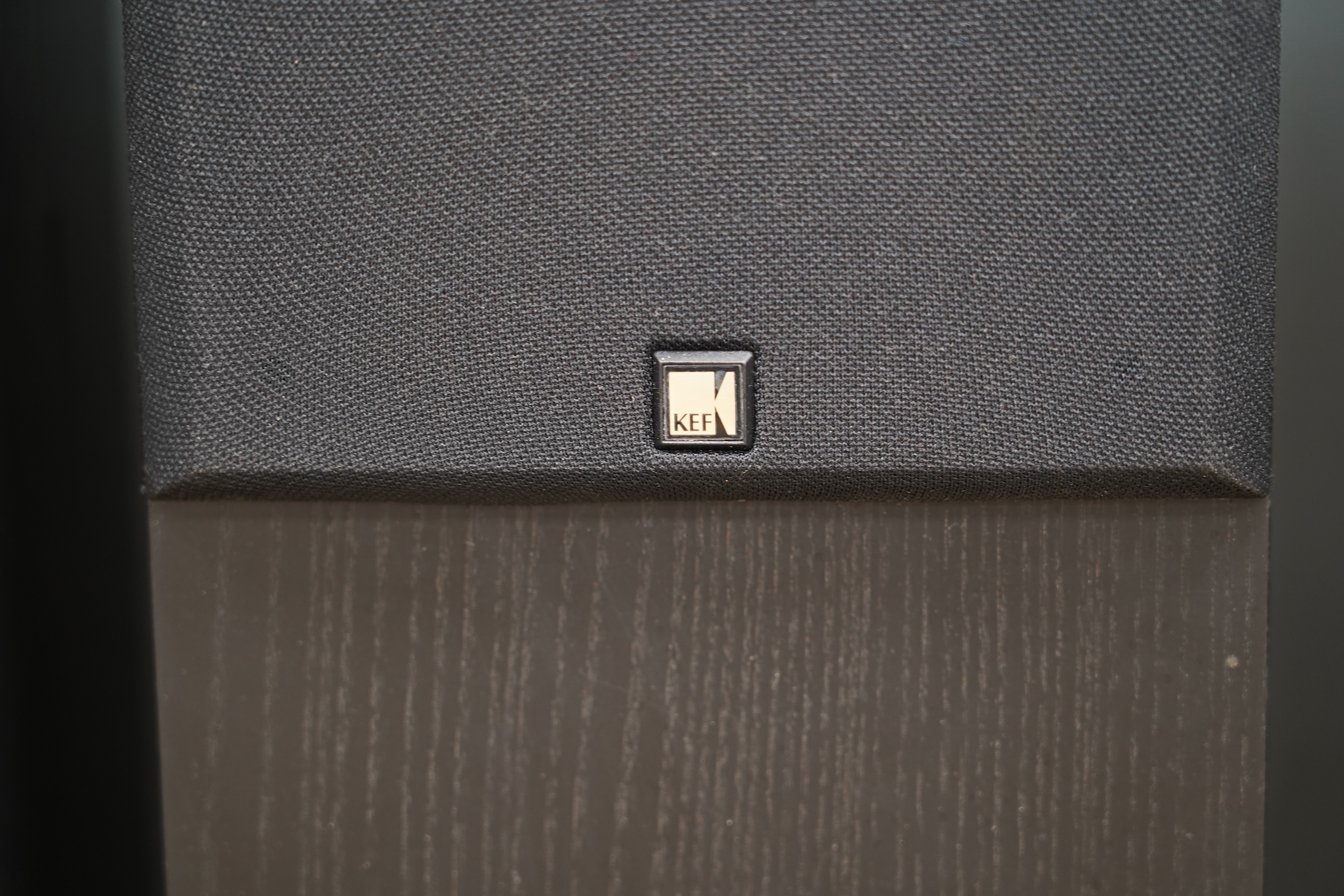 Four KEF Concerto SP3309 floor standing audio speakers, tallest pair 88cm high